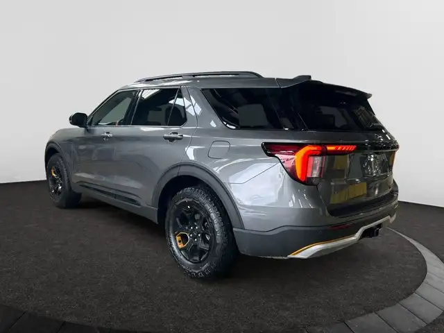 2026 Ford Explorer Tremor - Photo 3