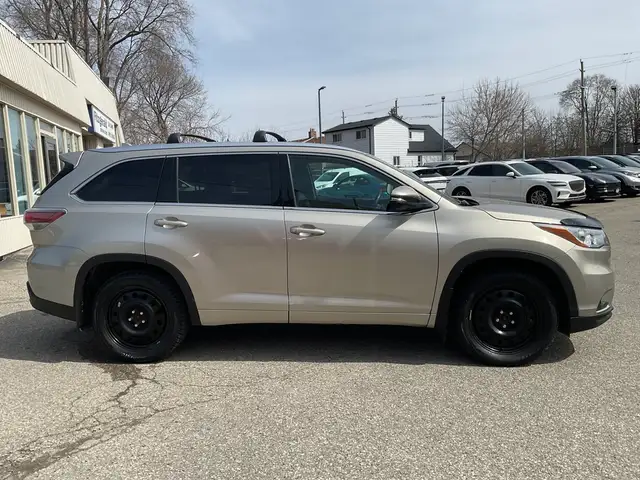 2015 Toyota Highlander Limited AWD V6 - LTHR! NAV! BACK-UP CAM! - Photo 9