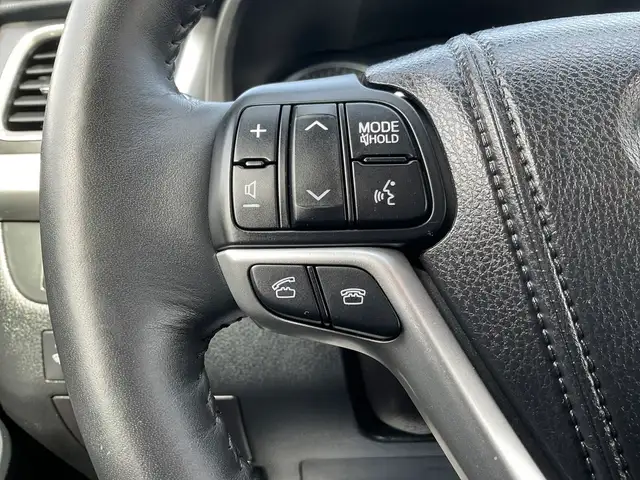 2015 Toyota Highlander Limited AWD V6 - LTHR! NAV! BACK-UP CAM! - Photo 24