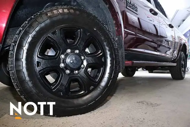 2018 RAM 3500 LARAMIE CREW CAB - Photo 8