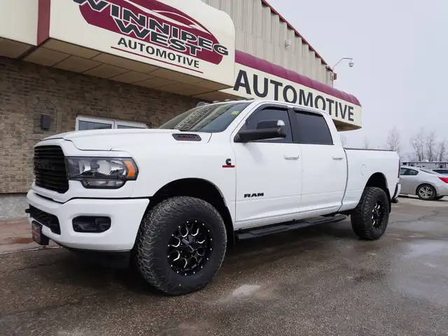 2019 Dodge Ram 3500 Big Horn 4x4 - NIGHT EDITION! | 6.7L Cummins - Photo 4