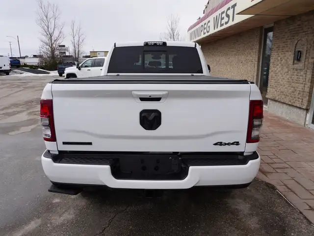 2019 Dodge Ram 3500 Big Horn 4x4 - NIGHT EDITION! | 6.7L Cummins - Photo 11