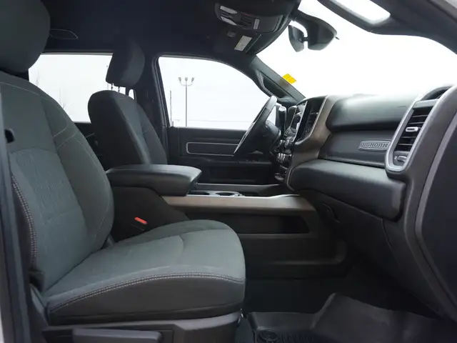 2019 Dodge Ram 3500 Big Horn 4x4 - NIGHT EDITION! | 6.7L Cummins - Photo 32