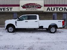 2024 Ford F-250 XLT 4WD Crew Cab 8' Box WORK READY AND LOW KMS - Photo 2