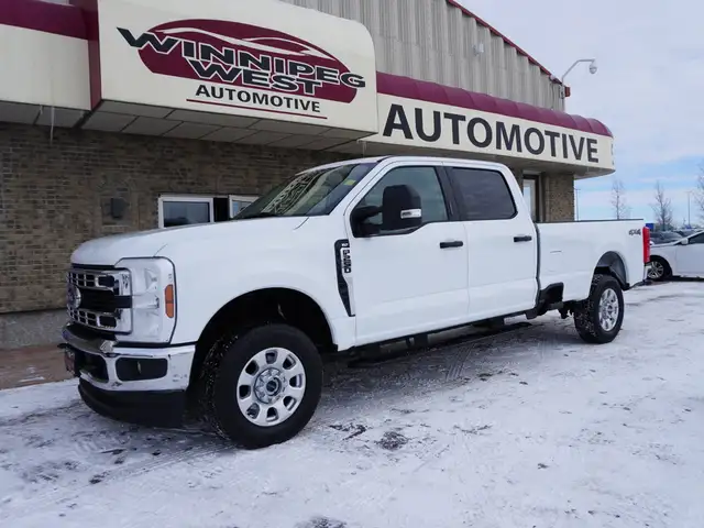 2024 Ford F-250 XLT 4WD Crew Cab 8' Box WORK READY AND LOW KMS - Photo 4