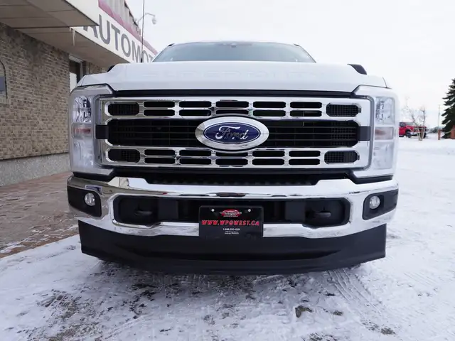 2024 Ford F-250 XLT 4WD Crew Cab 8' Box WORK READY AND LOW KMS - Photo 6