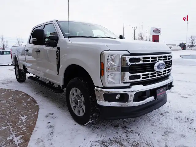 2024 Ford F-250 XLT 4WD Crew Cab 8' Box WORK READY AND LOW KMS - Photo 9
