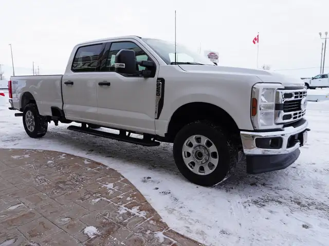 2024 Ford F-250 XLT 4WD Crew Cab 8' Box WORK READY AND LOW KMS - Photo 10