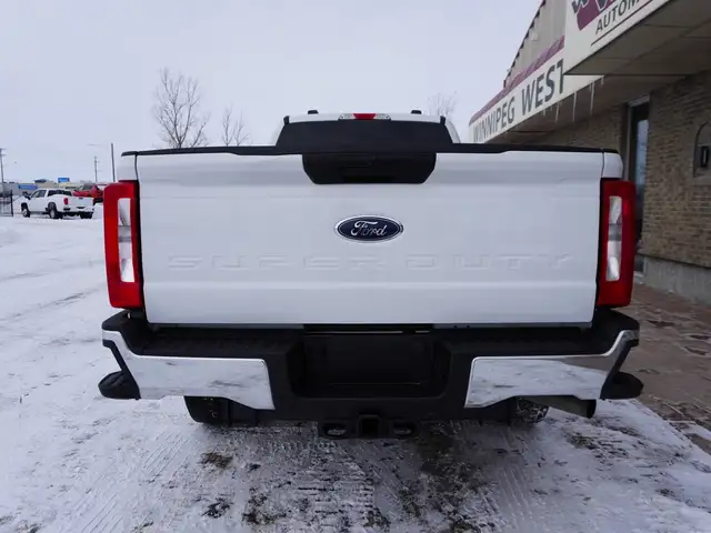 2024 Ford F-250 XLT 4WD Crew Cab 8' Box WORK READY AND LOW KMS - Photo 12