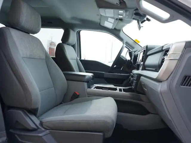 2024 Ford F-250 XLT 4WD Crew Cab 8' Box WORK READY AND LOW KMS - Photo 33