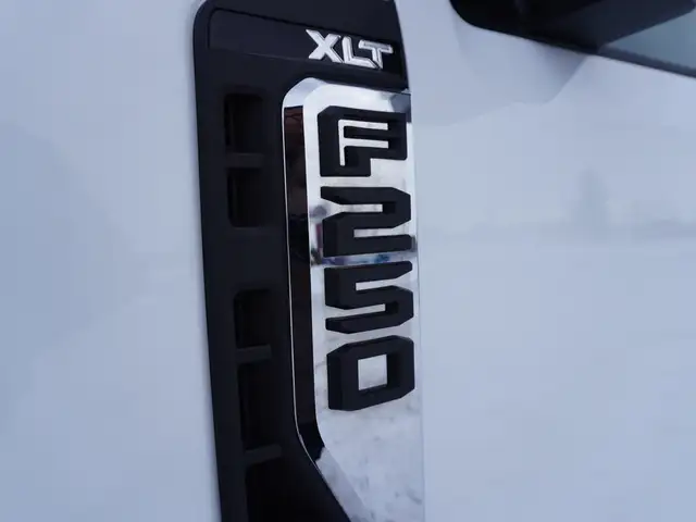 2024 Ford F-250 XLT 4WD Crew Cab 8' Box WORK READY AND LOW KMS - Photo 48