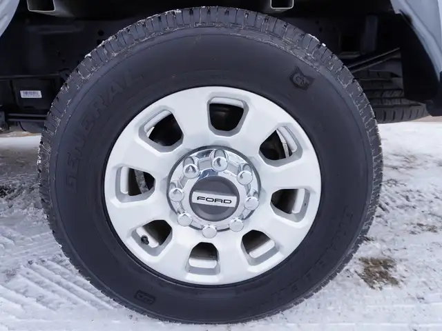 2024 Ford F-250 XLT 4WD Crew Cab 8' Box WORK READY AND LOW KMS - Photo 51