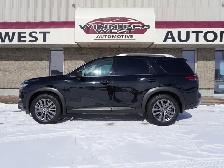 2022 Nissan Pathfinder SL 4WD PANORAMIC SUNROOF and 3rd ROW SEAT - Photo 4