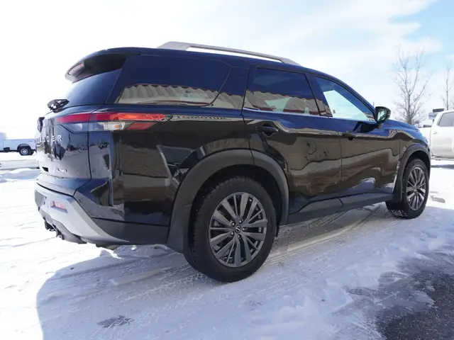 2022 Nissan Pathfinder SL 4WD PANORAMIC SUNROOF and 3rd ROW SEAT - Photo 10