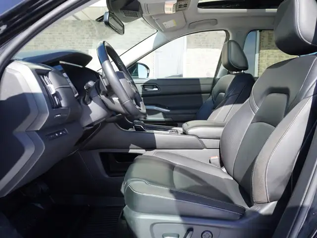 2022 Nissan Pathfinder SL 4WD PANORAMIC SUNROOF and 3rd ROW SEAT - Photo 24