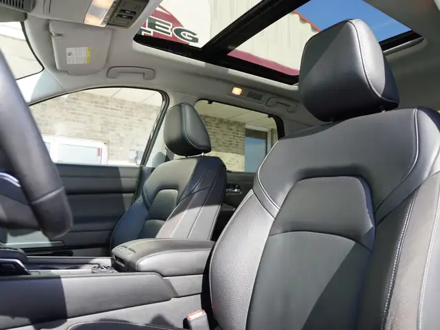 2022 Nissan Pathfinder SL 4WD PANORAMIC SUNROOF and 3rd ROW SEAT - Photo 25