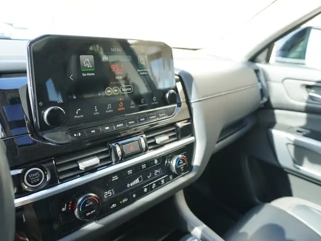 2022 Nissan Pathfinder SL 4WD PANORAMIC SUNROOF and 3rd ROW SEAT - Photo 26