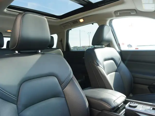 2022 Nissan Pathfinder SL 4WD PANORAMIC SUNROOF and 3rd ROW SEAT - Photo 32