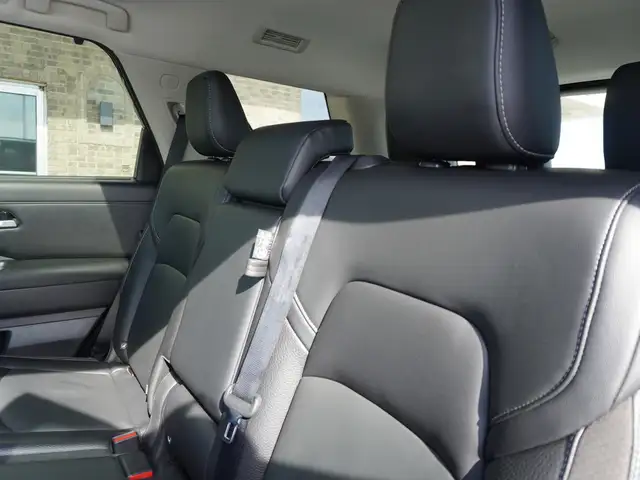 2022 Nissan Pathfinder SL 4WD PANORAMIC SUNROOF and 3rd ROW SEAT - Photo 34