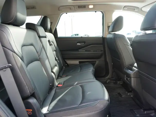 2022 Nissan Pathfinder SL 4WD PANORAMIC SUNROOF and 3rd ROW SEAT - Photo 35
