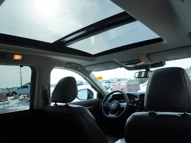 2022 Nissan Pathfinder SL 4WD PANORAMIC SUNROOF and 3rd ROW SEAT - Photo 40