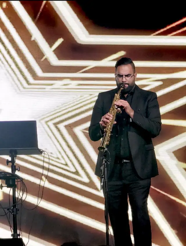 Bollywood Saxophonist - Photo 2