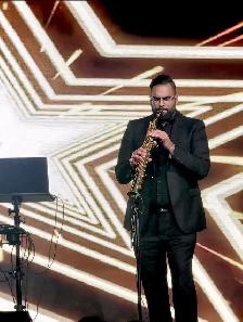 Bollywood Saxophonist - Photo 2