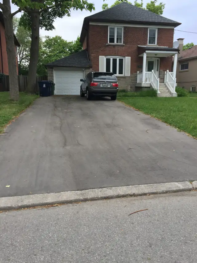 All Inclusive large room for rent by Yonge Finch subway entrance - Photo 11