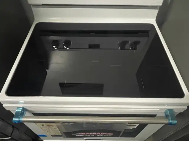 NEW 30" KitchenAid Electric Range Stove (Self Clean & Convectio - Photo 6