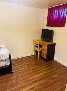 Room for rent in Crescent Heights NW - Photo 4