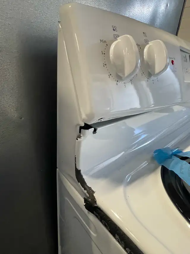 NEW 30" GE Electric Coil Top Range Stove With Self Clean 5 Cu.Ft - Photo 8