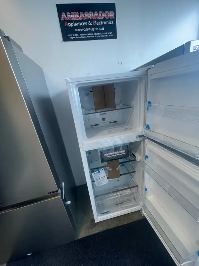 NEW 24" Whirlpool Counter Depth Top Freezer Fridge (11.6 Cu.Ft) - Photo 3