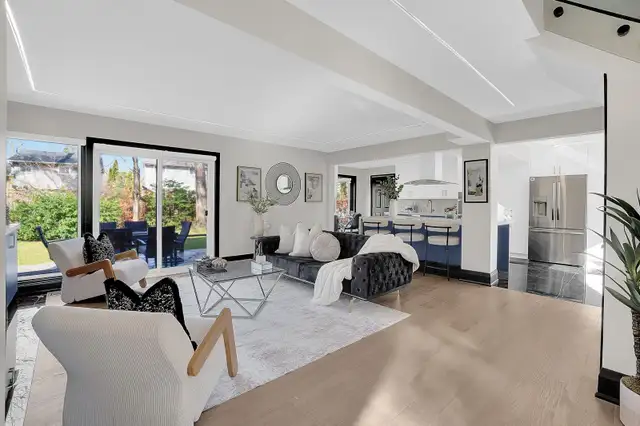 UPGRADED DETACHED HOME IN SOUTH MISSISSAUGA CLARKSON LORNE PARK - Photo 3