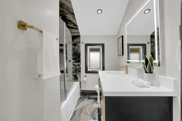 UPGRADED DETACHED HOME IN SOUTH MISSISSAUGA CLARKSON LORNE PARK - Photo 6