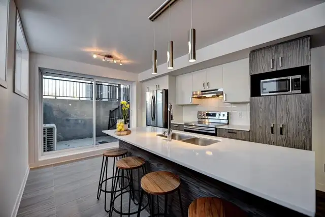 Grand 5 1/2 Prévost, semi-meublé, Juillet, 1850$/mois - Photo 3