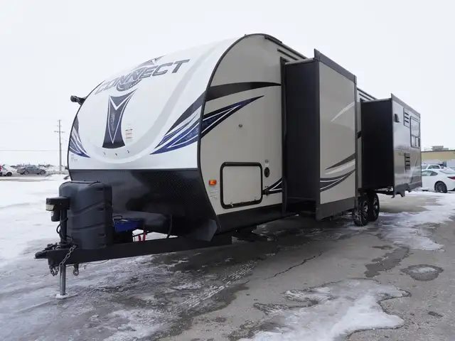 2018 K-Z Connect C303RL TRIPLE SLIDES AND PRIVATE MASTER! - Photo 10