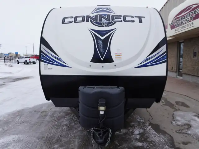 2018 K-Z Connect C303RL TRIPLE SLIDES AND PRIVATE MASTER! - Photo 11