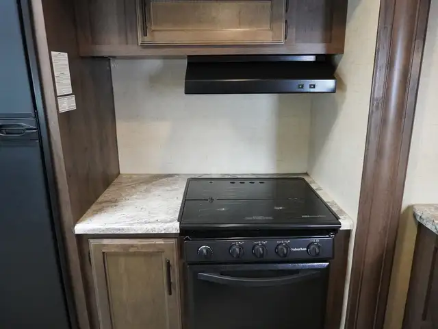 2018 K-Z Connect C303RL TRIPLE SLIDES AND PRIVATE MASTER! - Photo 16