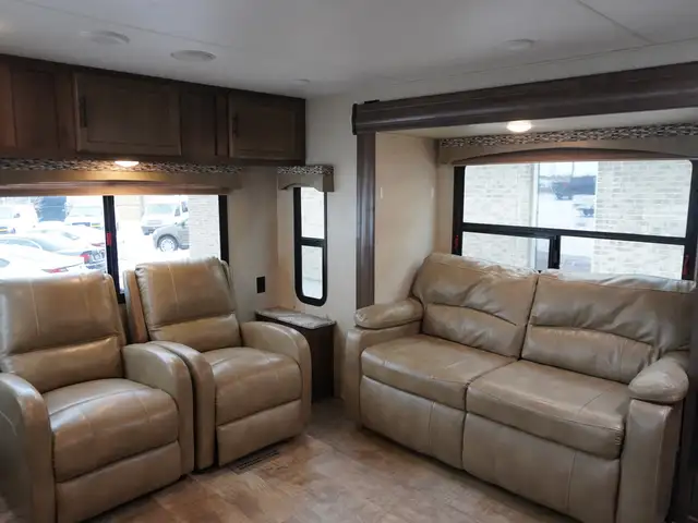 2018 K-Z Connect C303RL TRIPLE SLIDES AND PRIVATE MASTER! - Photo 22