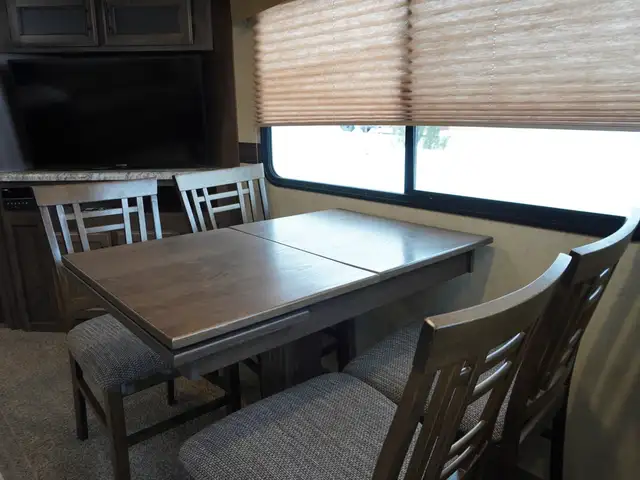 2018 K-Z Connect C303RL TRIPLE SLIDES AND PRIVATE MASTER! - Photo 25