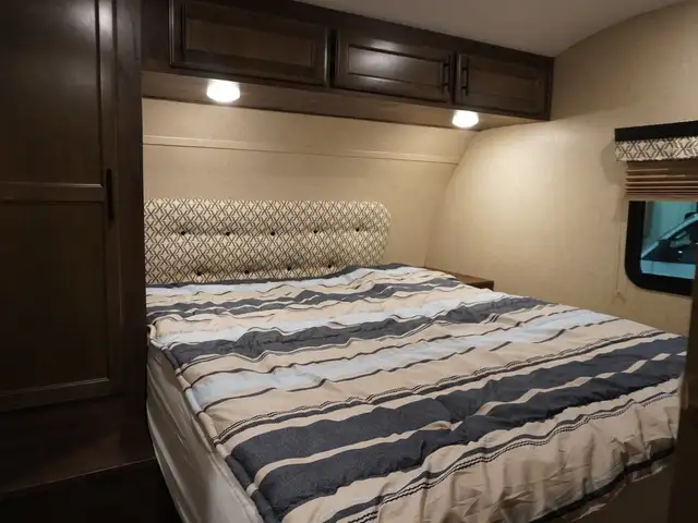 2018 K-Z Connect C303RL TRIPLE SLIDES AND PRIVATE MASTER! - Photo 29