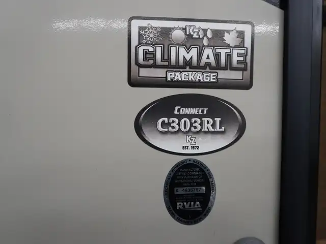 2018 K-Z Connect C303RL TRIPLE SLIDES AND PRIVATE MASTER! - Photo 40