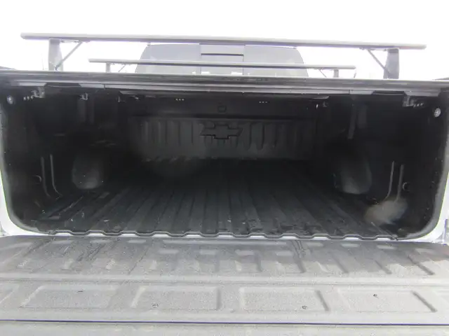 2017 Chevrolet Silverado 1500 4WD Crew Cab 143.5' LTZ 6.2L V8 / - Photo 8