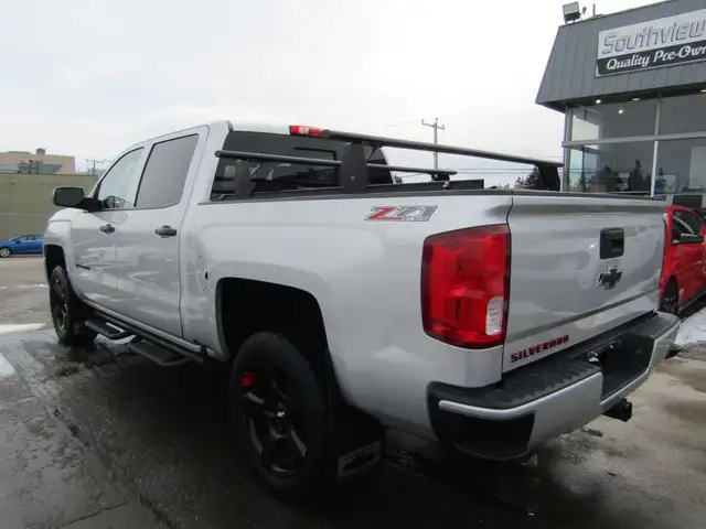 2017 Chevrolet Silverado 1500 4WD Crew Cab 143.5' LTZ 6.2L V8 / - Photo 9
