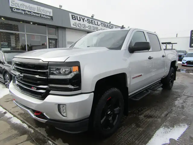 2017 Chevrolet Silverado 1500 4WD Crew Cab 143.5' LTZ 6.2L V8 / - Photo 11