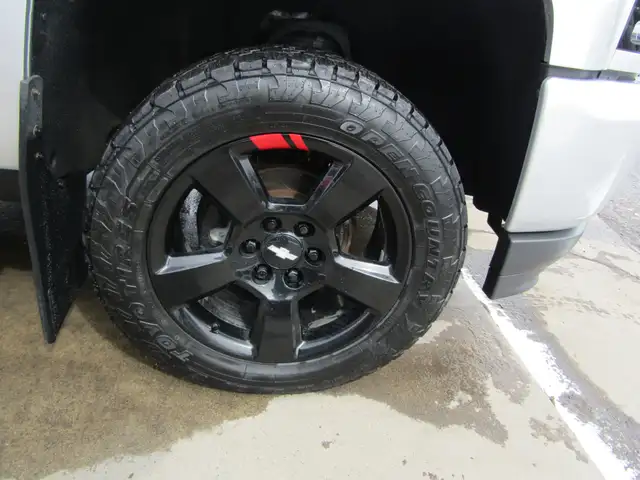 2017 Chevrolet Silverado 1500 4WD Crew Cab 143.5' LTZ 6.2L V8 / - Photo 14
