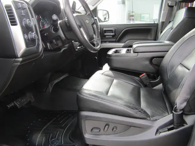 2017 Chevrolet Silverado 1500 4WD Crew Cab 143.5' LTZ 6.2L V8 / - Photo 16