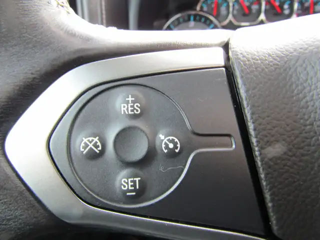 2017 Chevrolet Silverado 1500 4WD Crew Cab 143.5' LTZ 6.2L V8 / - Photo 18