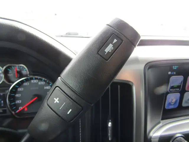 2017 Chevrolet Silverado 1500 4WD Crew Cab 143.5' LTZ 6.2L V8 / - Photo 22