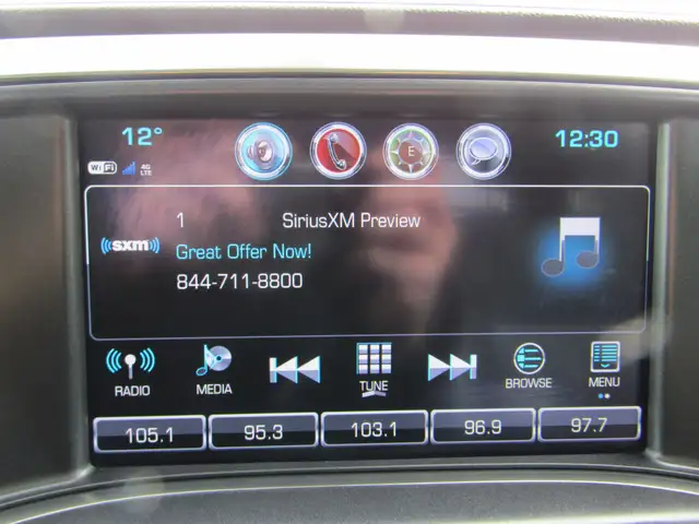 2017 Chevrolet Silverado 1500 4WD Crew Cab 143.5' LTZ 6.2L V8 / - Photo 23